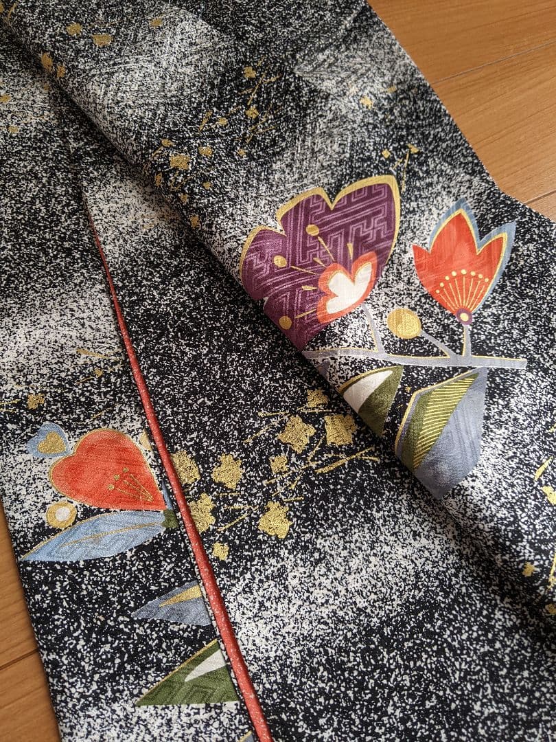 □✨豪華お振袖✨【作家物 舞花文 たたき染め 金彩 正絹 グレー】成人