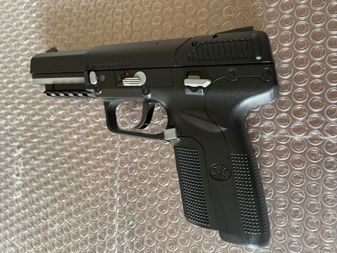 東京マルイ　FN5-7 ファイブセブン　ガスブローバック　純正ガンパワーガス付き