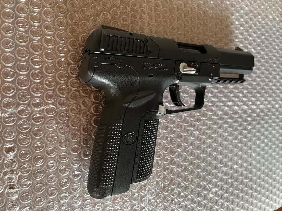 東京マルイ　FN5-7 ファイブセブン　ガスブローバック　純正ガンパワーガス付き