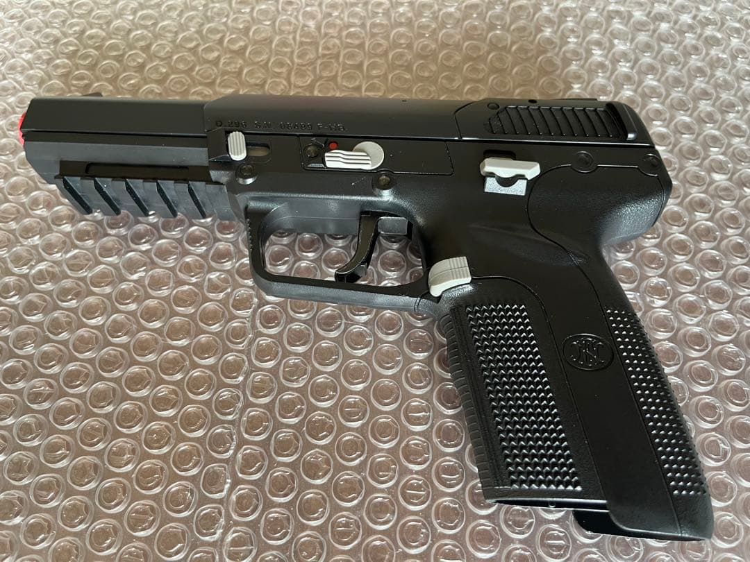 東京マルイ　FN5-7 ファイブセブン　ガスブローバック　純正ガンパワーガス付き