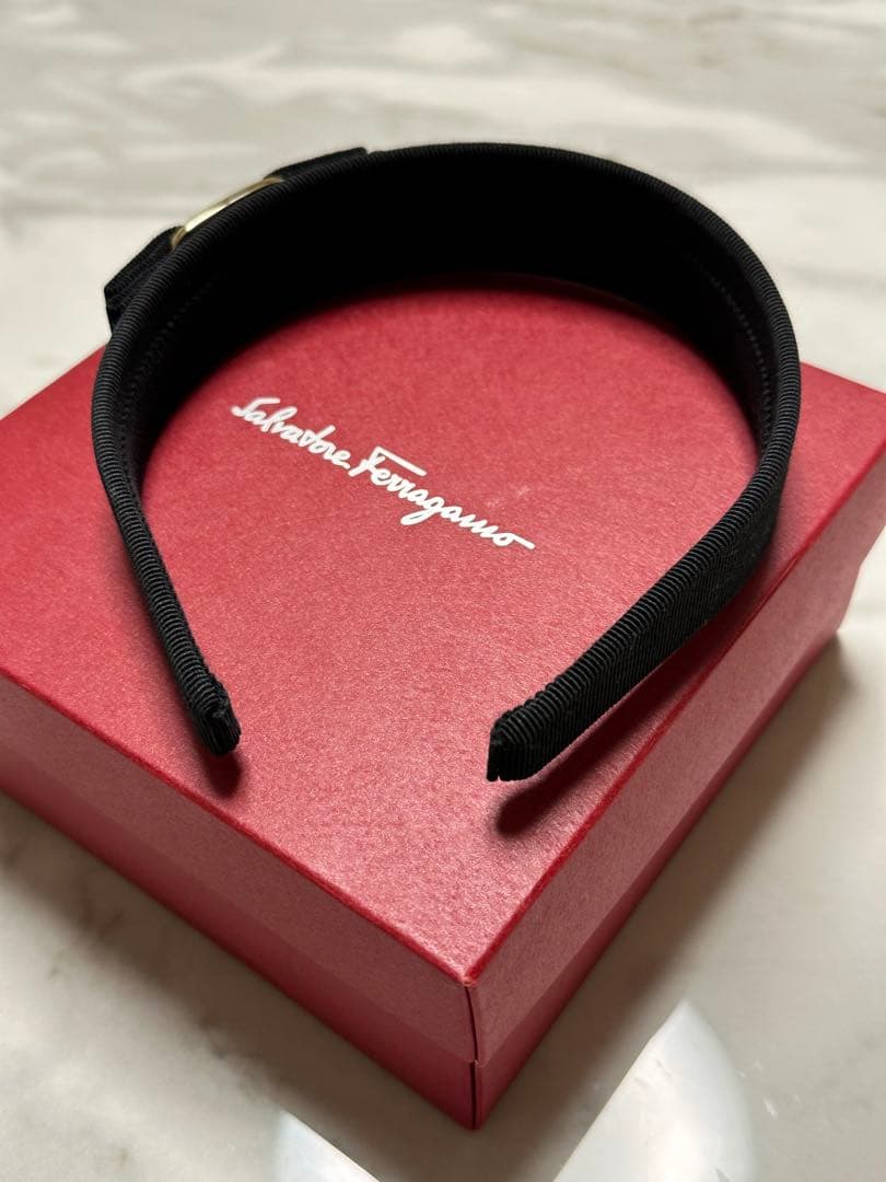 keiran【新品未使用】Ferragamo ヴァラ　ヘアバンド 現行品
