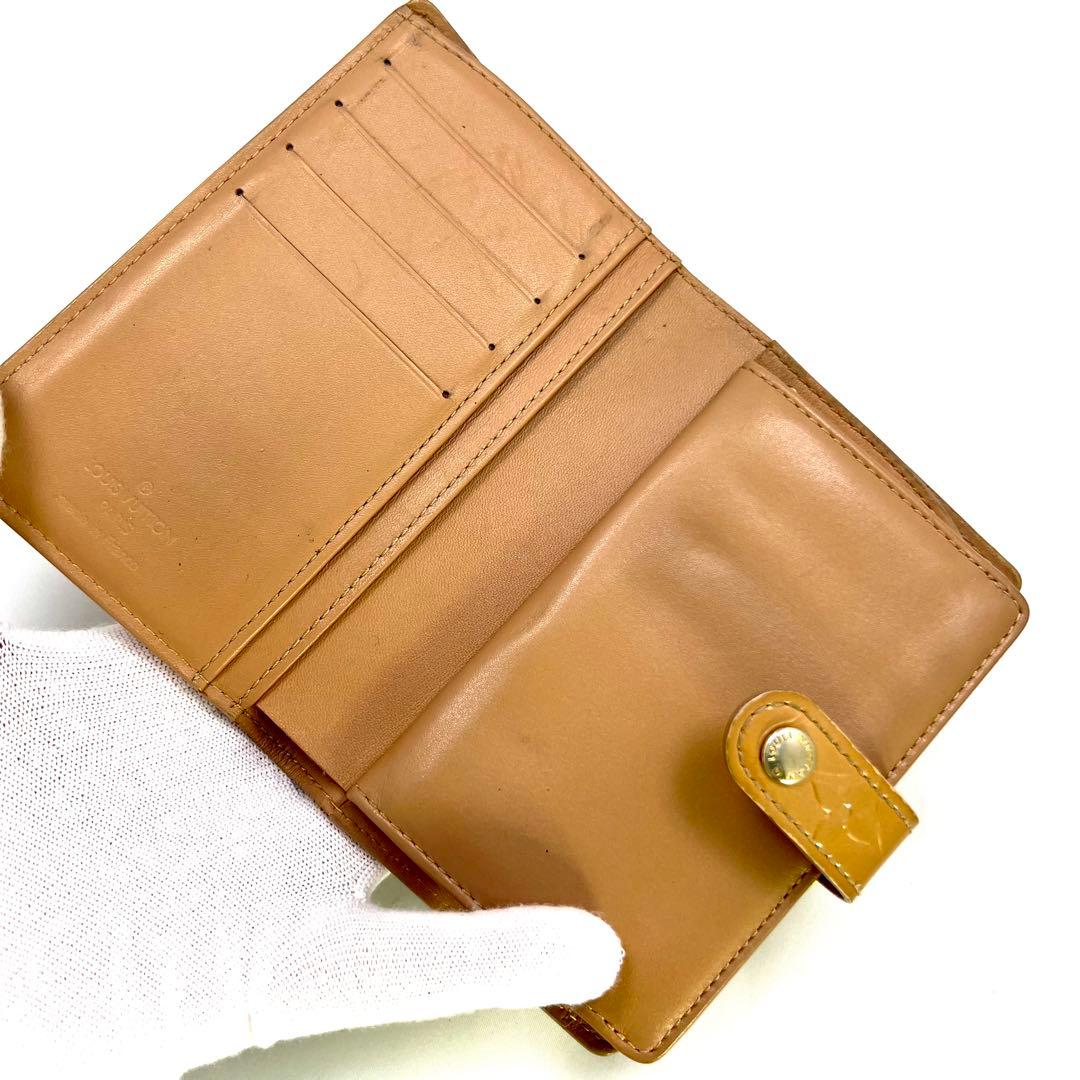 ルイヴィトン ヴェルニ ポルトフォイユ ヴィエノワ カフェオレ がま口財布