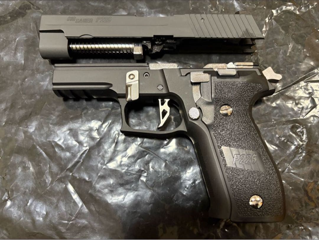 センチネルナイン使用 P226 ガスガン ブラック マガジン2本付き