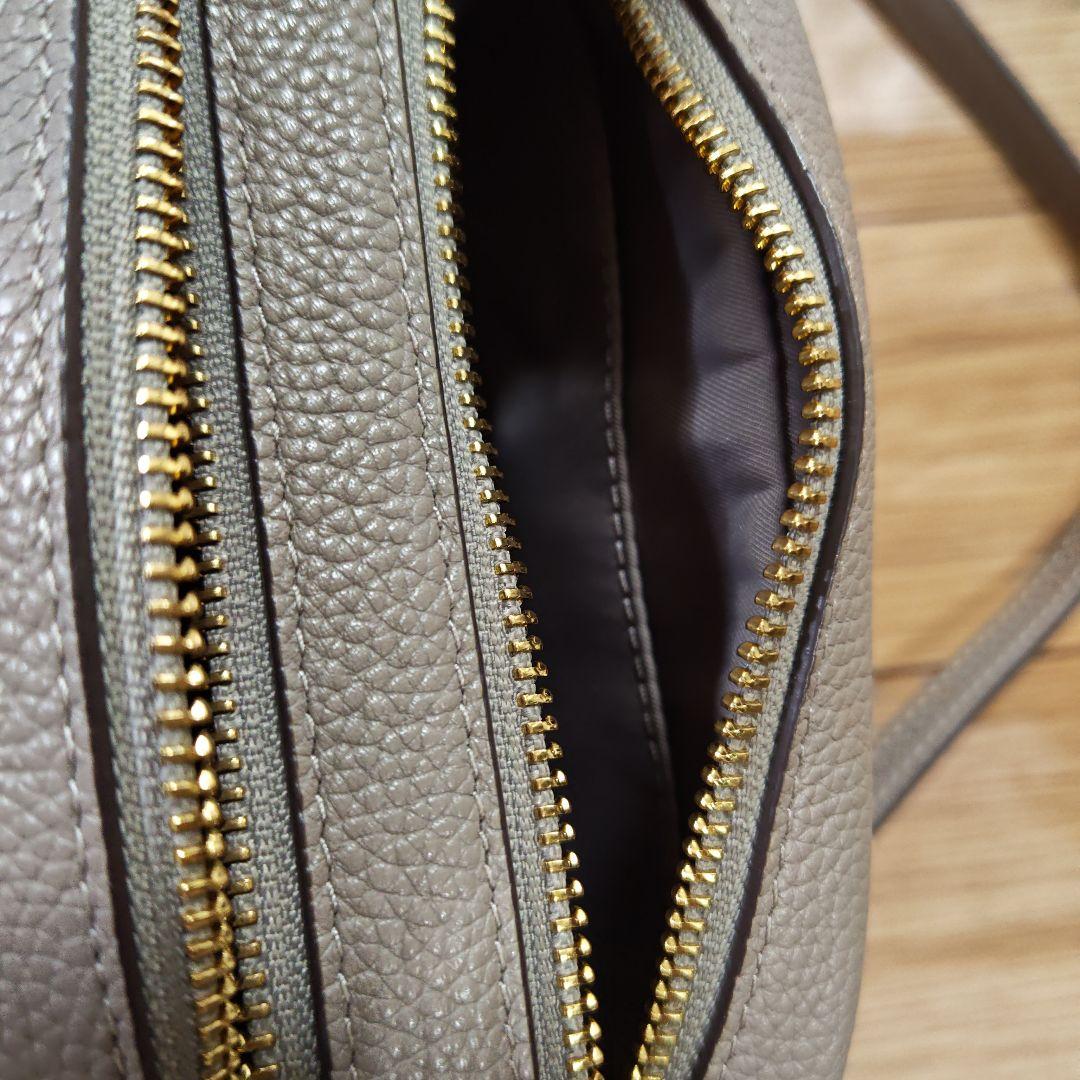 トリバーチ　ペリーボンベミニショルダー