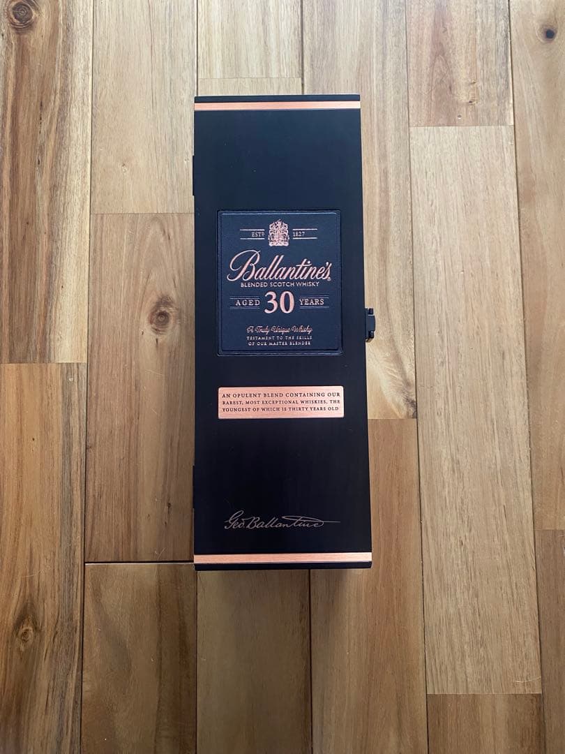 【値下げ】バランタイン 30年 新ボトル 木箱入り 700ml 【新品未開封】 Ballantine's バランタイン 30年 木箱入 並行品 40度 700ml スコッチ