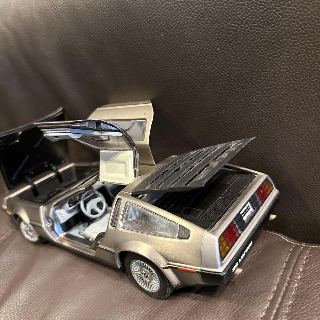 1/18ミニカー　DE LOREAN LK 1981