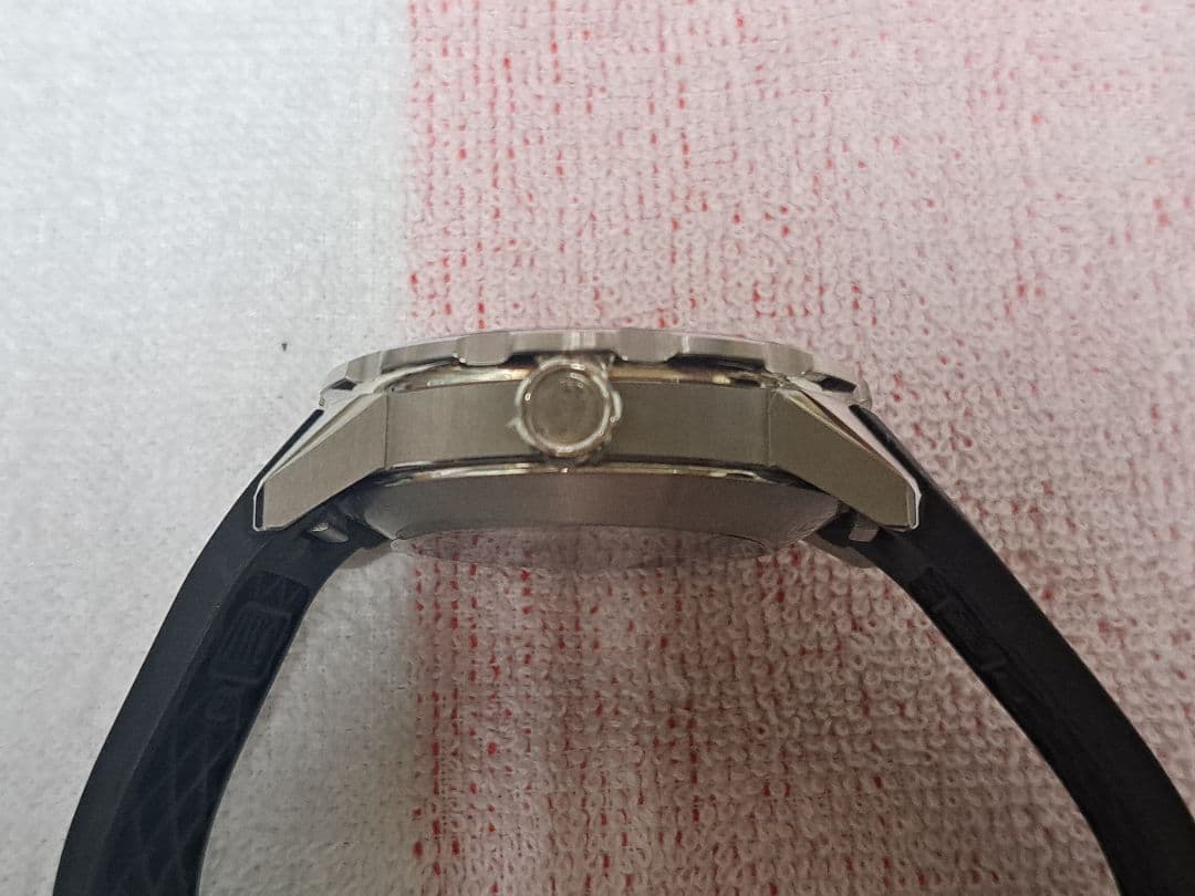 自動巻き腕時計　ラバーベルト