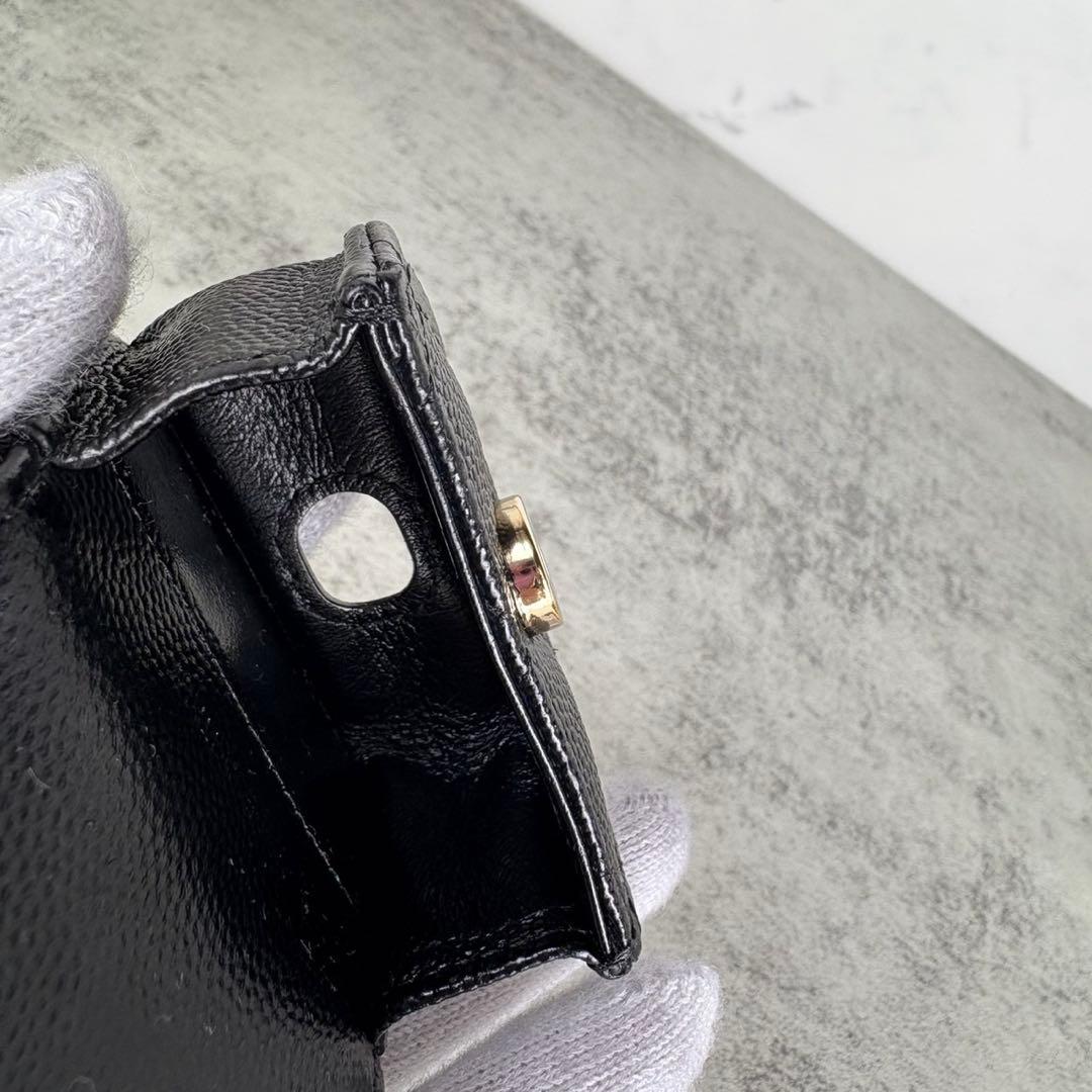 CHANEL マトラッセ　キャビアスキン　AirPods イヤホンケース