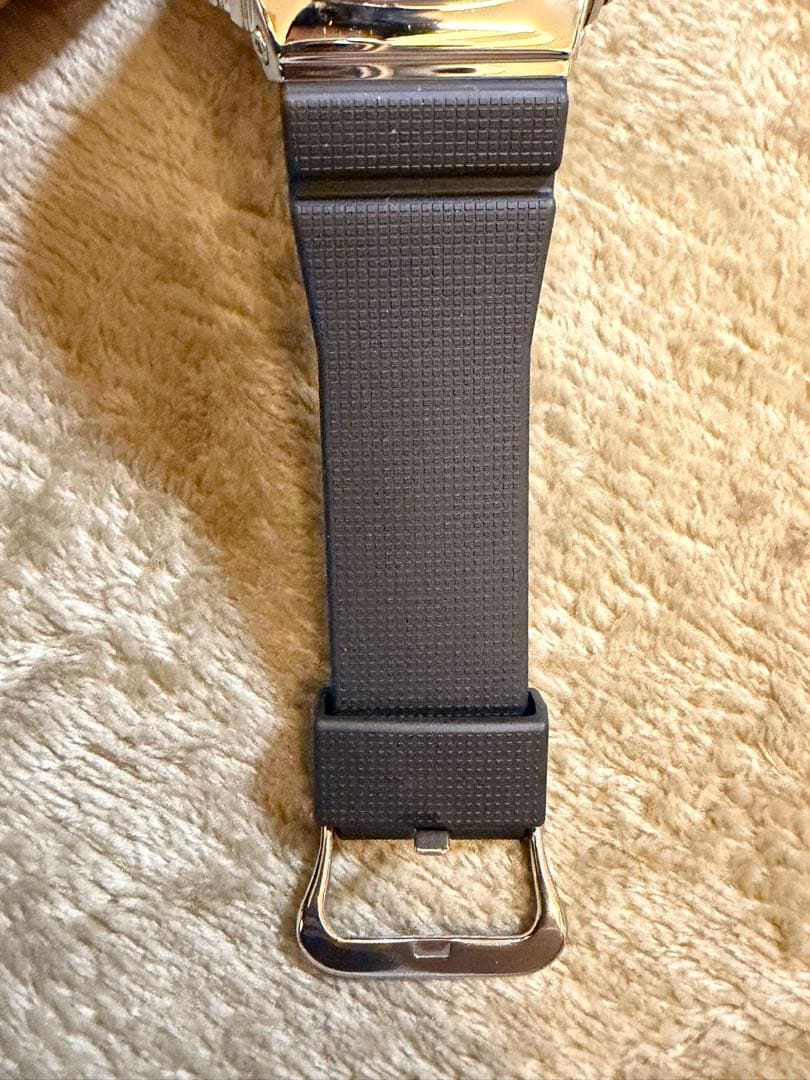 【新品同様品】GーSHOCK 2100シリーズ/GM-2100-1AJF