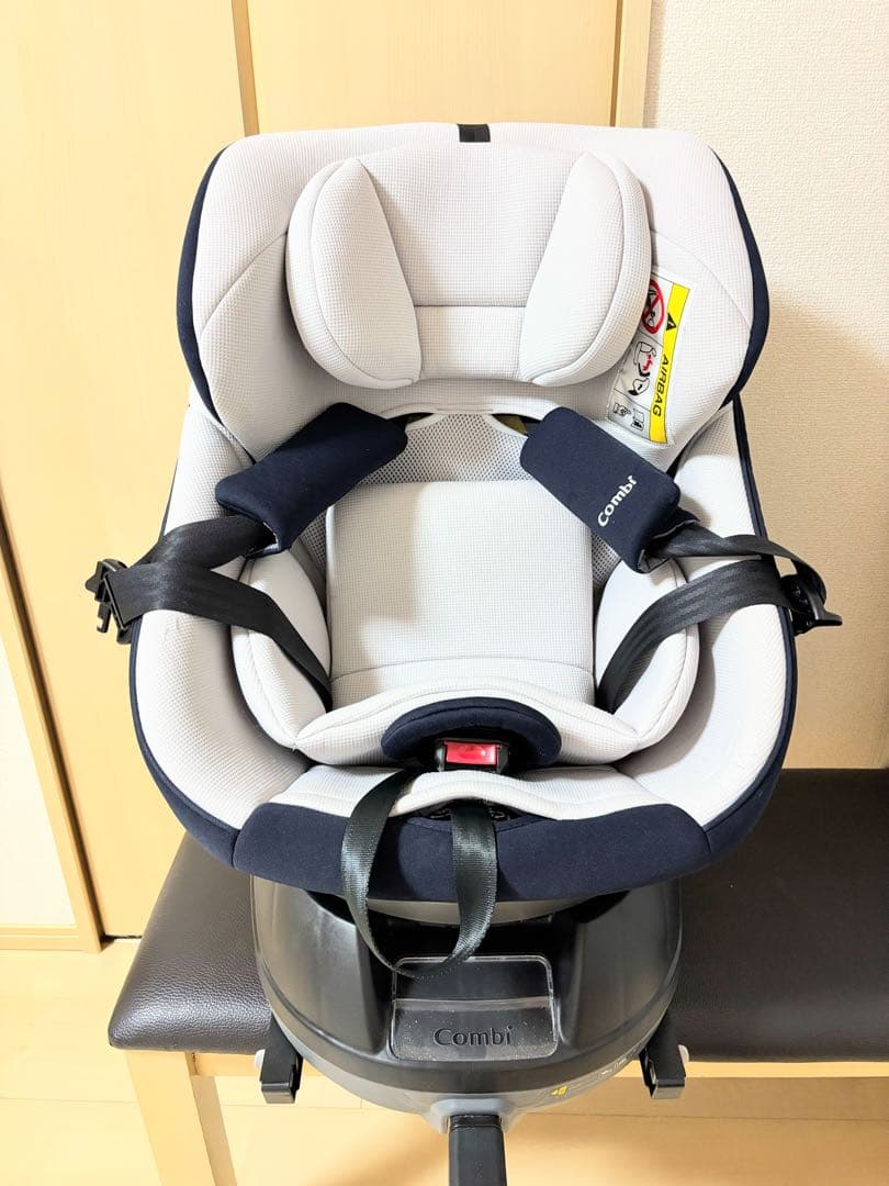 コンビ　クルムーヴ スマート Light　ISOFIX チャイルドシート
