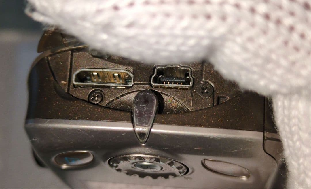 ジャンク デジカメ CANON PC1356 （バッテリー無し）