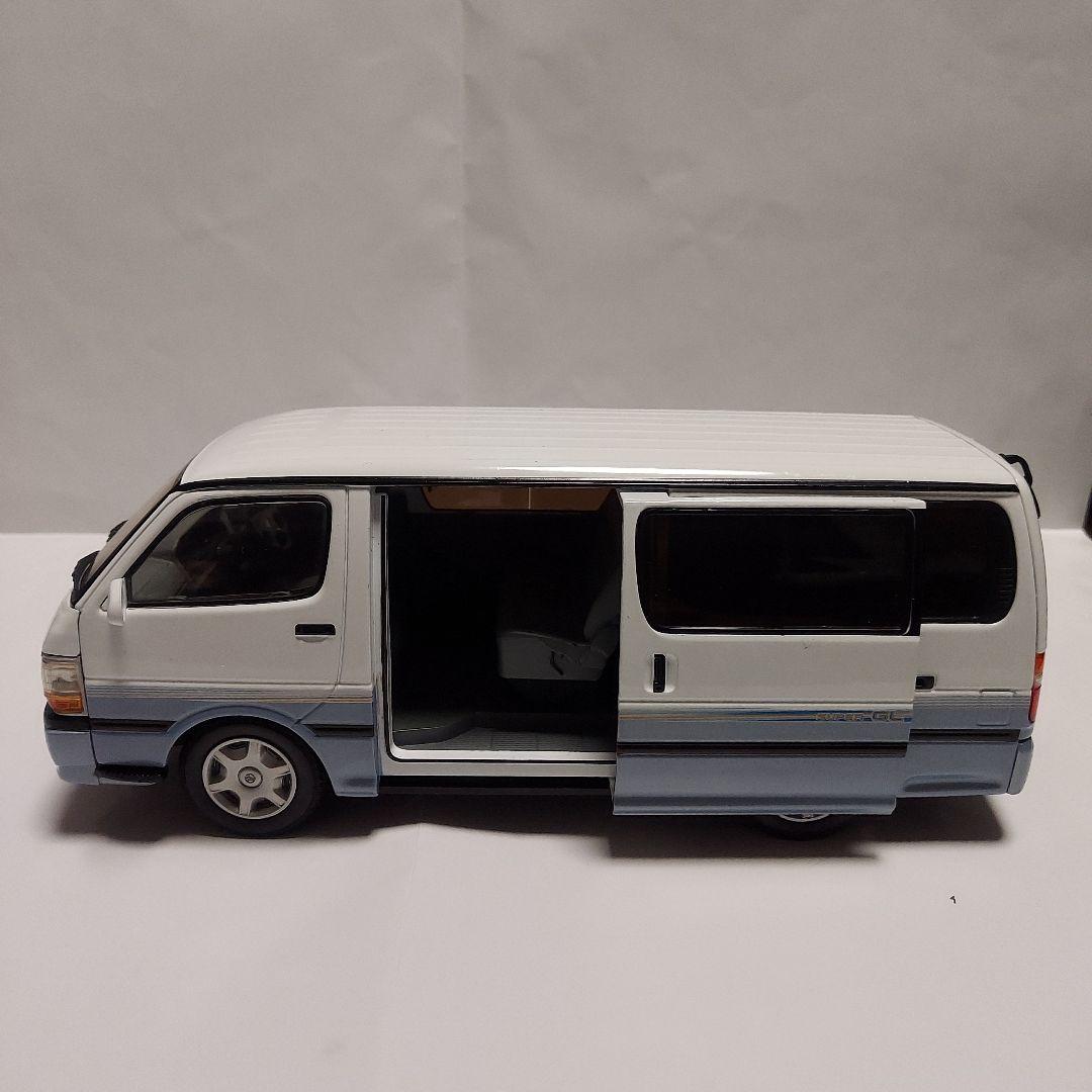 アオシマ DISM 1/24 トヨタハイエース100系バン スーパーGL後期型