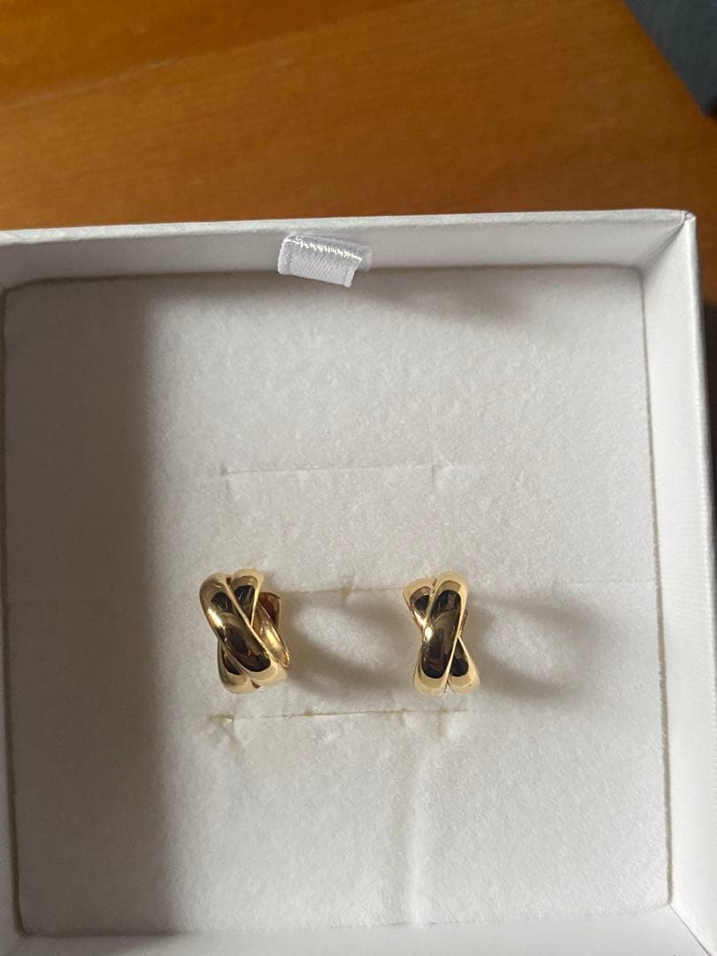 18Kゴールドのイヤリング 楽天市場】【最短当日出荷】 ペアシェイプ K18 イエローゴールド