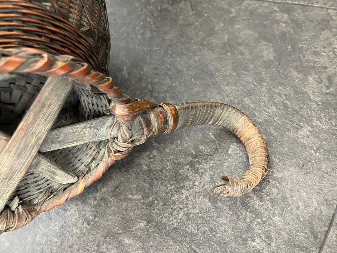 値下げ！古美術 生花 竹籠 花籠 唐物 花器 三足 古道具 籐