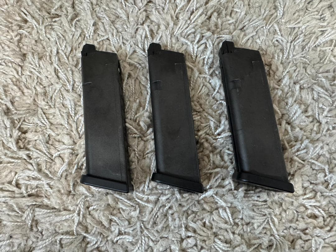 東京マルイ グロック17 Gen4 ガス マガジン3本 ガス3本 ホルスター他