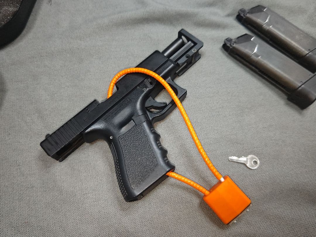 東京マルイ　GBB グロック 19 STANDOFFカスタム　ガンケース付き