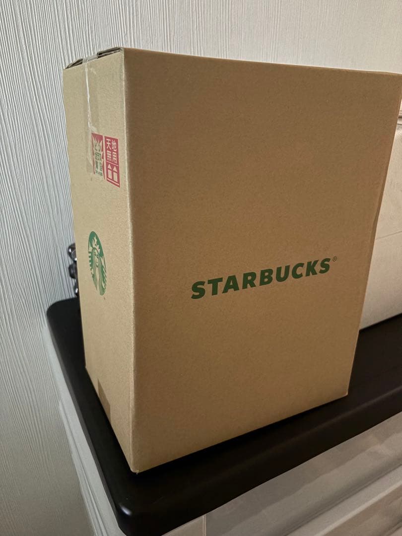 スターバックス 福袋 2026 スタバ福袋2026が発表 グレーのラインストーンで全体を装飾した