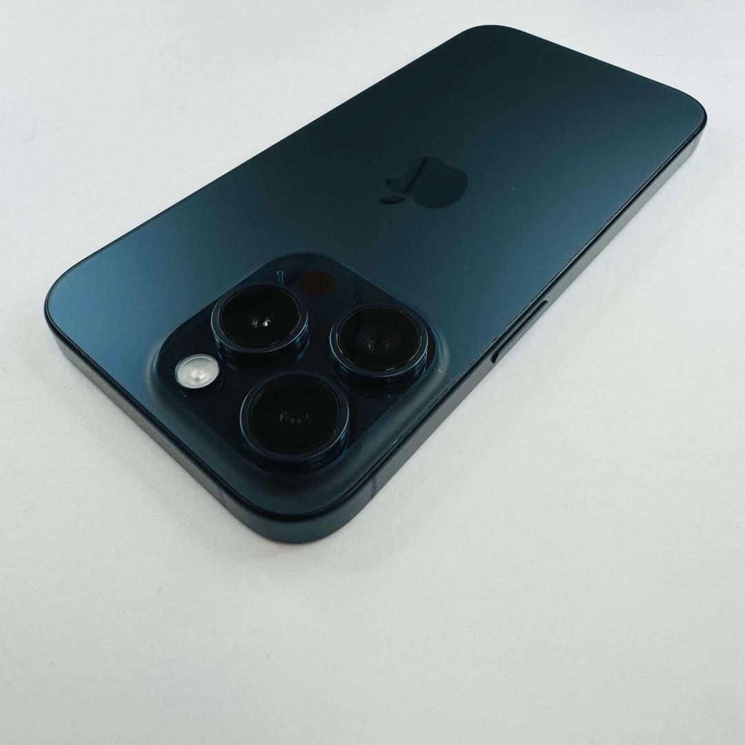 iPhone 15 Pro 128GB SIMフリー 美品バッテリー純正100％