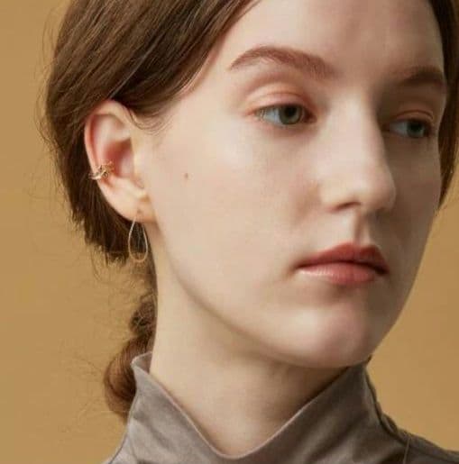 完売品　agete　アガット 10k　ひねりフープピアス　2.4cm