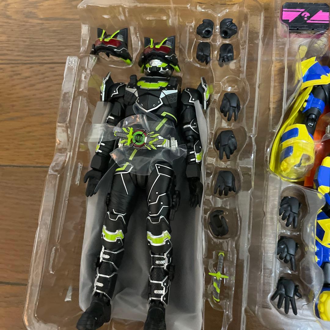 shフィギュアーツ仮面ライダータイクーンブジンソードなど4点 フィギュア