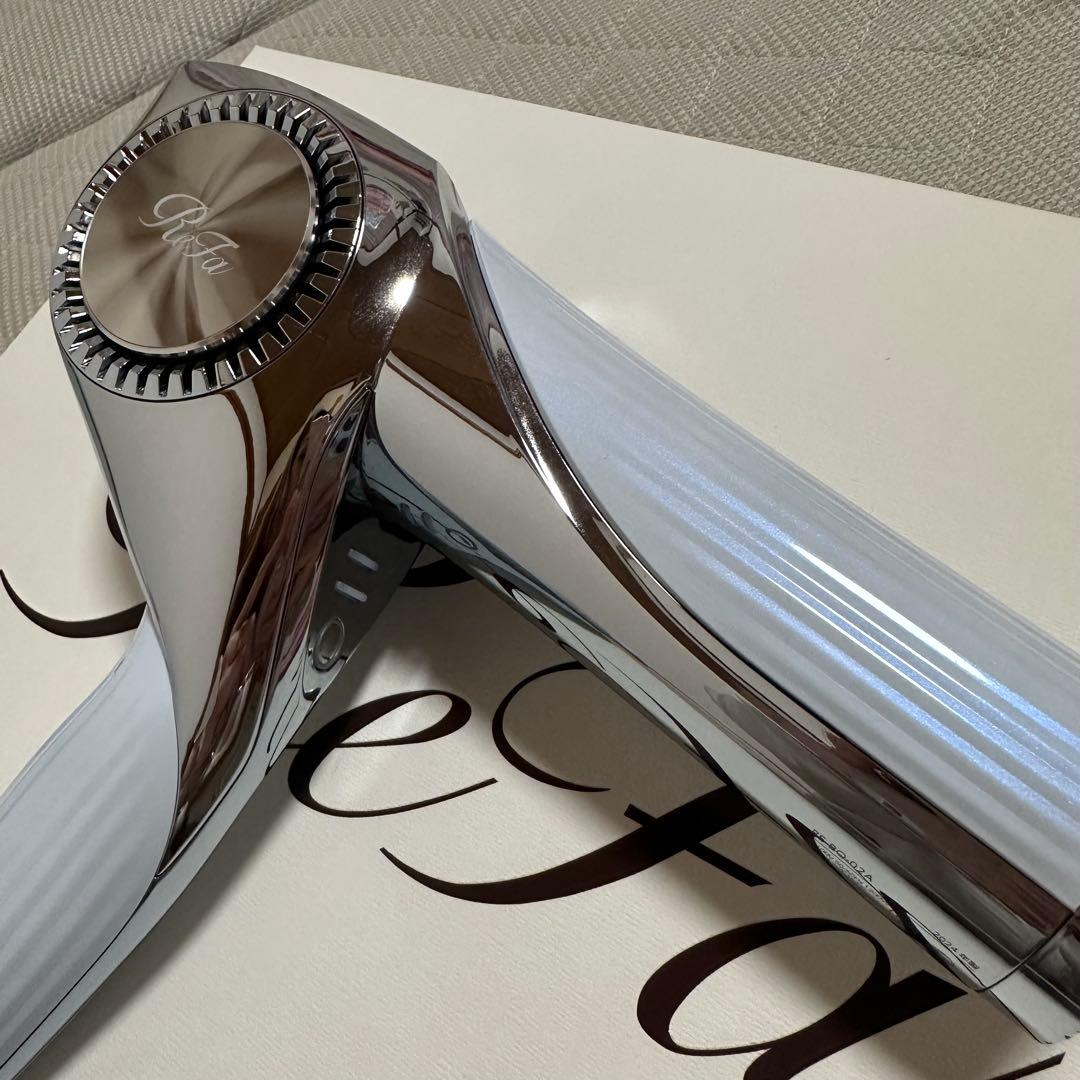 リファ　リファビューティックドライヤーBX RE-BQ ホワイト　箱と保証証付き