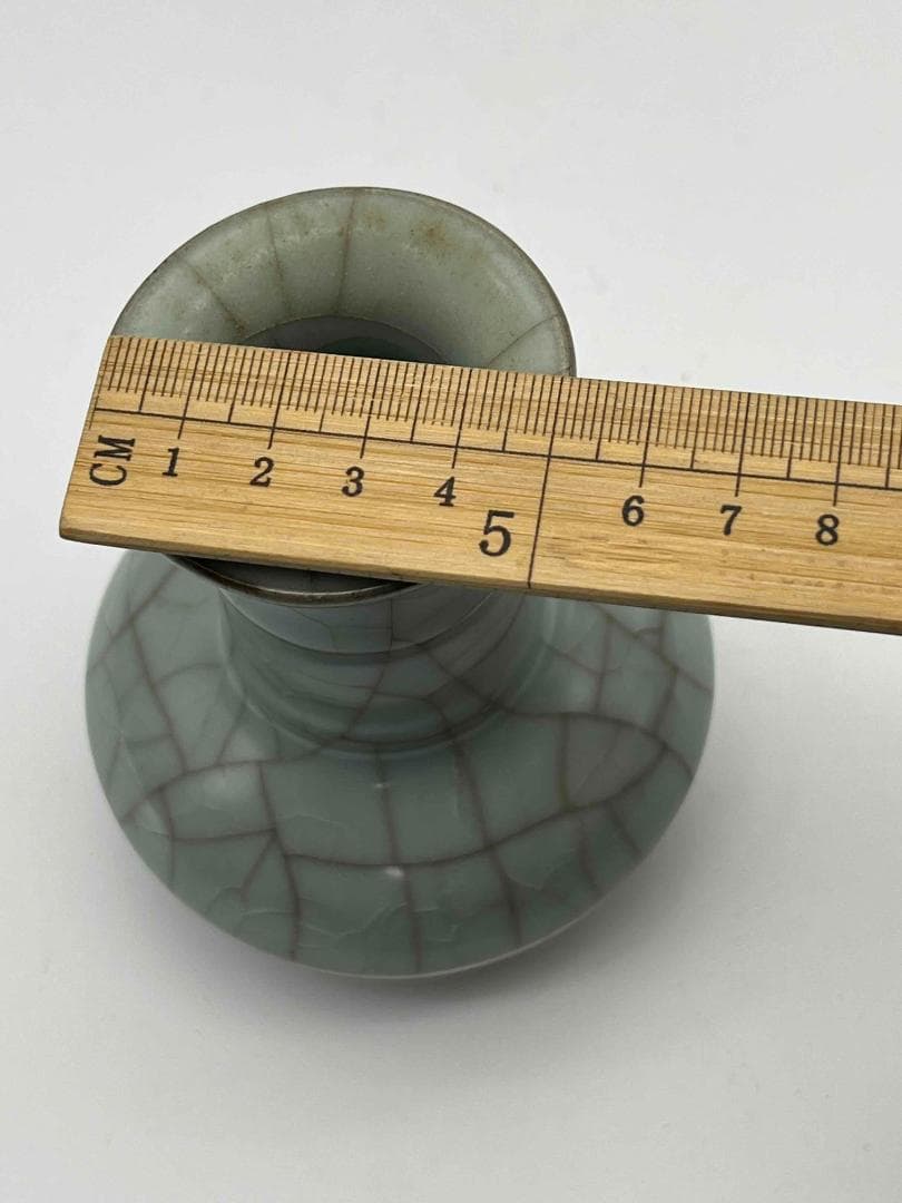 南宋時代青磁官窯郊壇官窯汝官窯 包金氷裂紋 弦文盤口瓶(F-81)