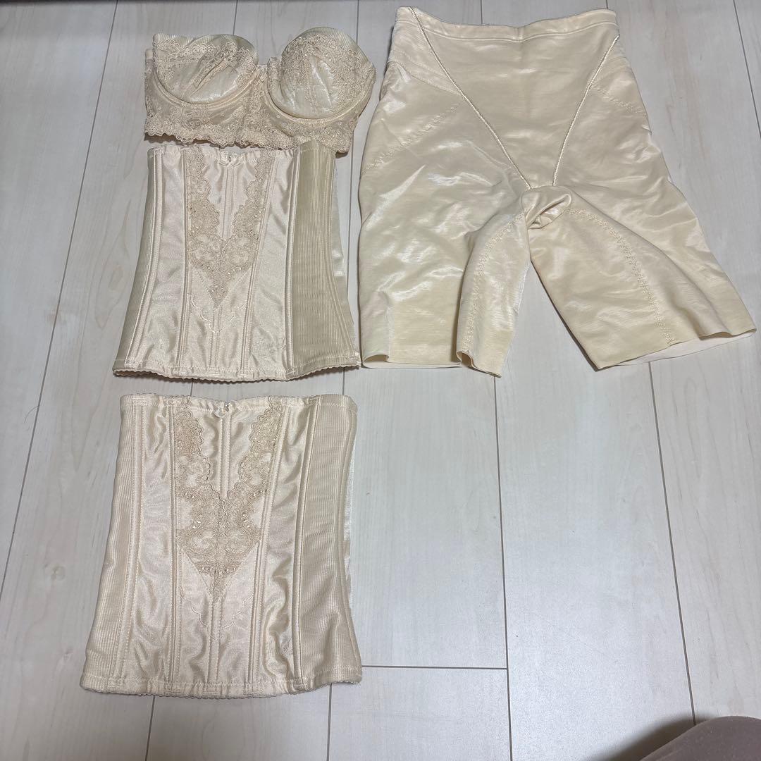 フォーシスアンドカンパニー　ブライダルインナー