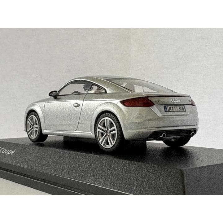 【新品】Audi TT Coupé ミニカー シルバー 1:43