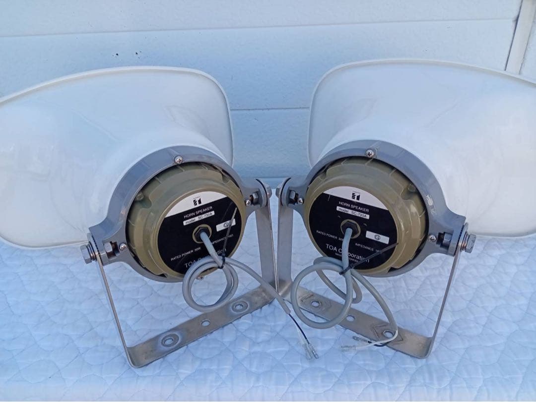 TOA 2個で60W選挙スピーカー 車載アンプ60W マイク2本 TOA 2個