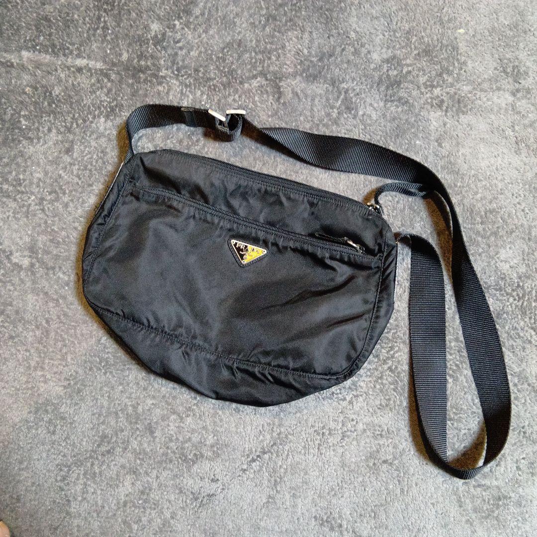 PRADA　プラダ　ブラック　ナイロン　ショルダーバッグ
