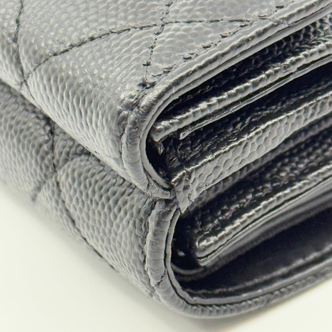 CHANEL 　シャネル　　三つ折り財布　キャビアスキン