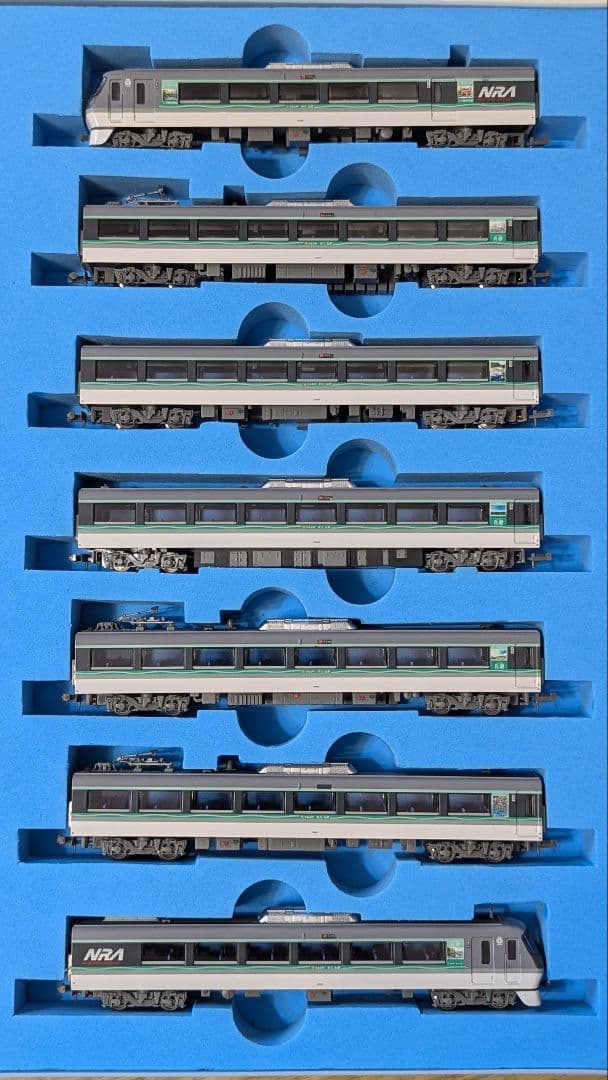 西武鉄道10000系「☆（ほし）のある町 秩父長瀞」号 7両セット 西武池袋線10000系『☆のある町 秩父 長瀞号』 〜所沢駅を出発〜 - YouTube