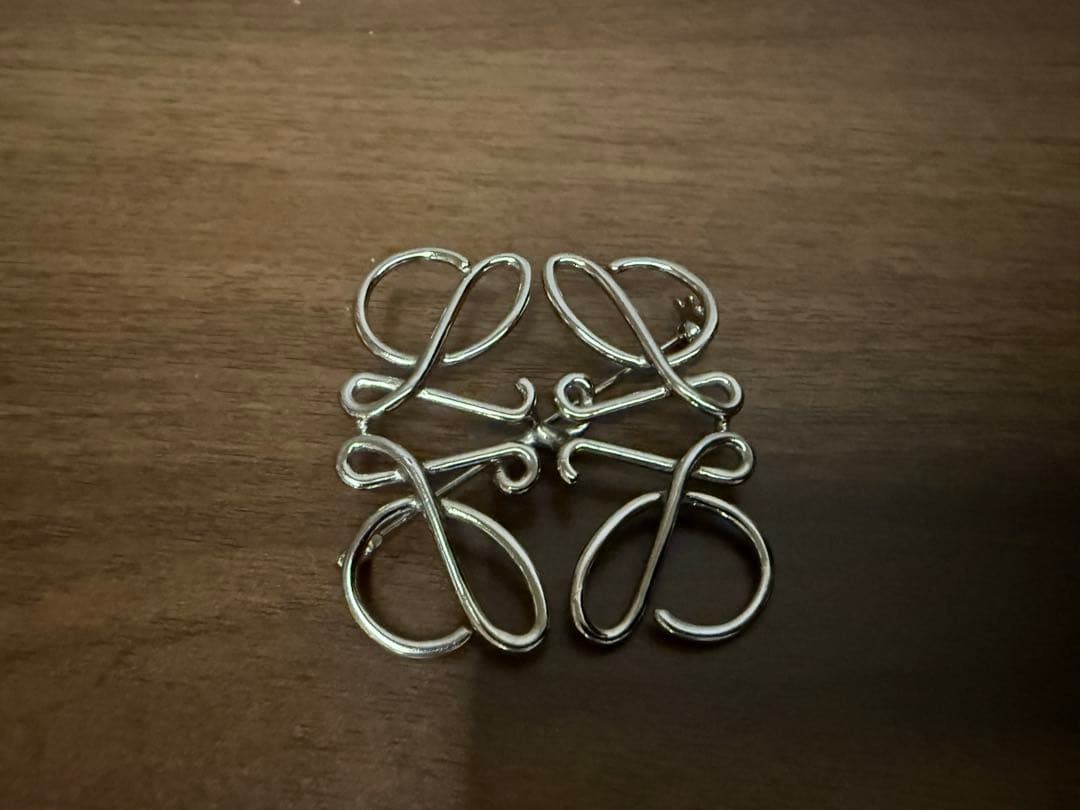 最終お値下げ　ロエベ シルバー ブローチ LOEWE（ロエベ） ANAGRAM PALADIO アナグラム シルバーブローチ 111.25