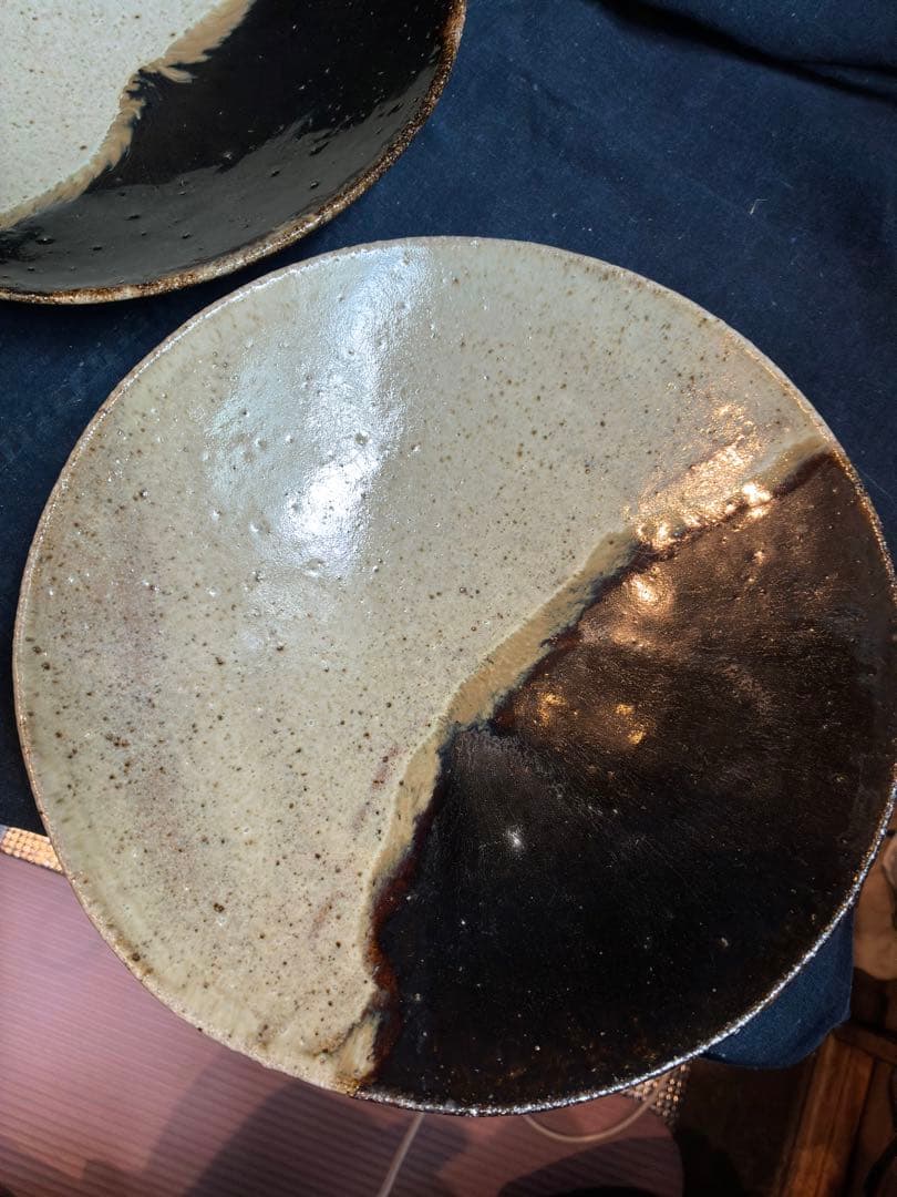 岩谷窯　山本教行　皿2枚　直径24センチ×高さ4.8センチ