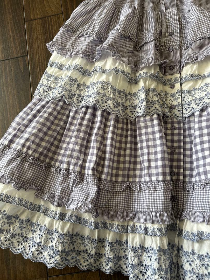 紫と白のチェック柄ティアードスカート