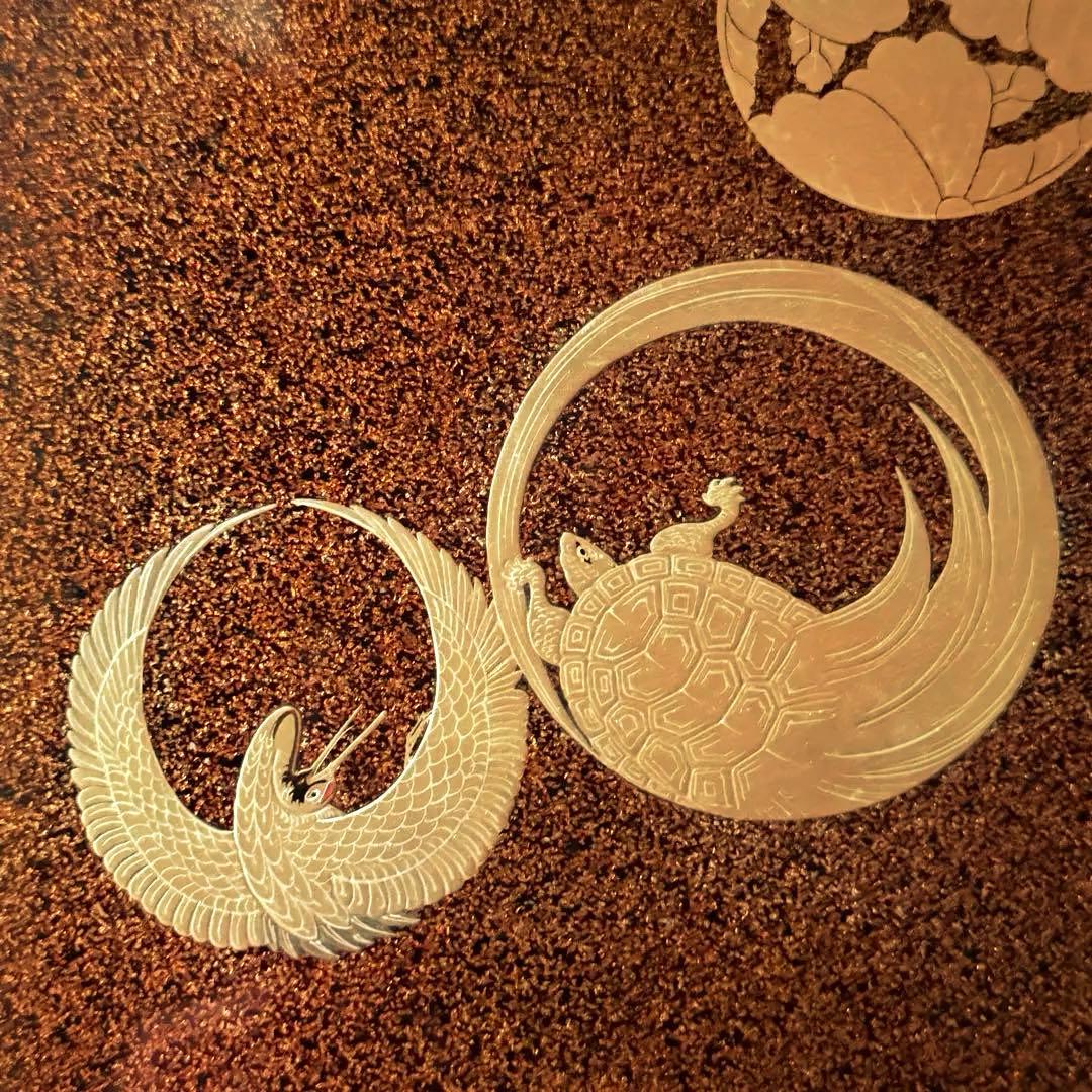 2115様感謝‼️JAPAN豪華梨地丸紋蒔絵「松竹梅&鶴亀」四方盆1枚家紋入木箱付