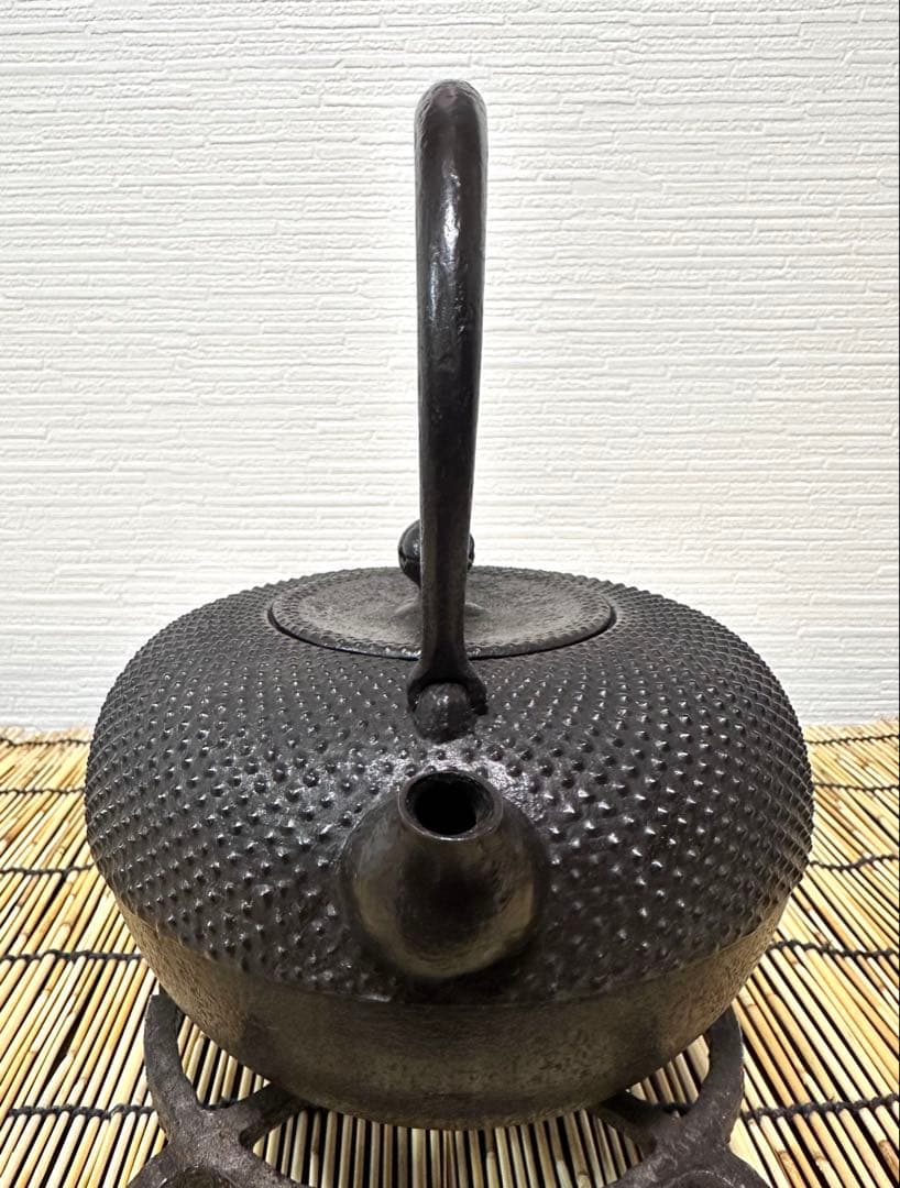 供箱等付属品付 南部藤枝工房 藤枝 昌行作 12型アラレ 南部鉄瓶 南部