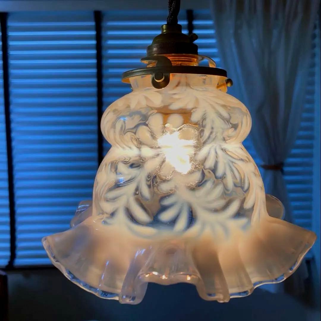 フェントン19世紀花柄ガラスランプシェード（希少）オパールセント