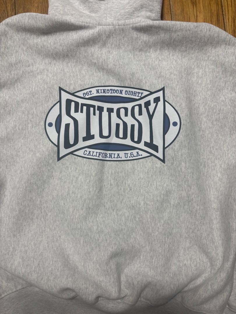 STUSSY グレー パーカー Lサイズ