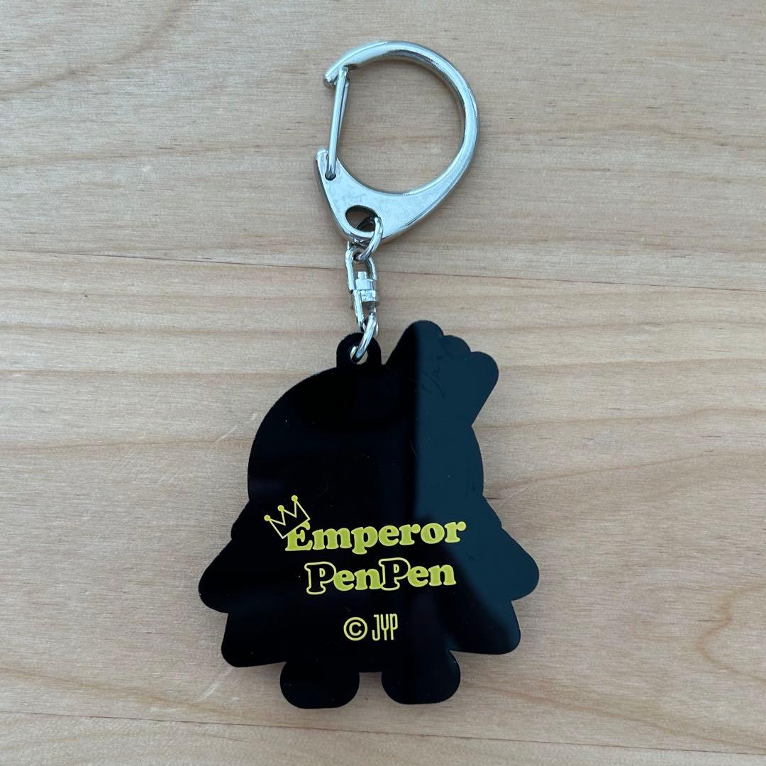 2PM ジュノ Emperor PenPen 皇帝ペンペン ラバーキーホルダー - メルカリ