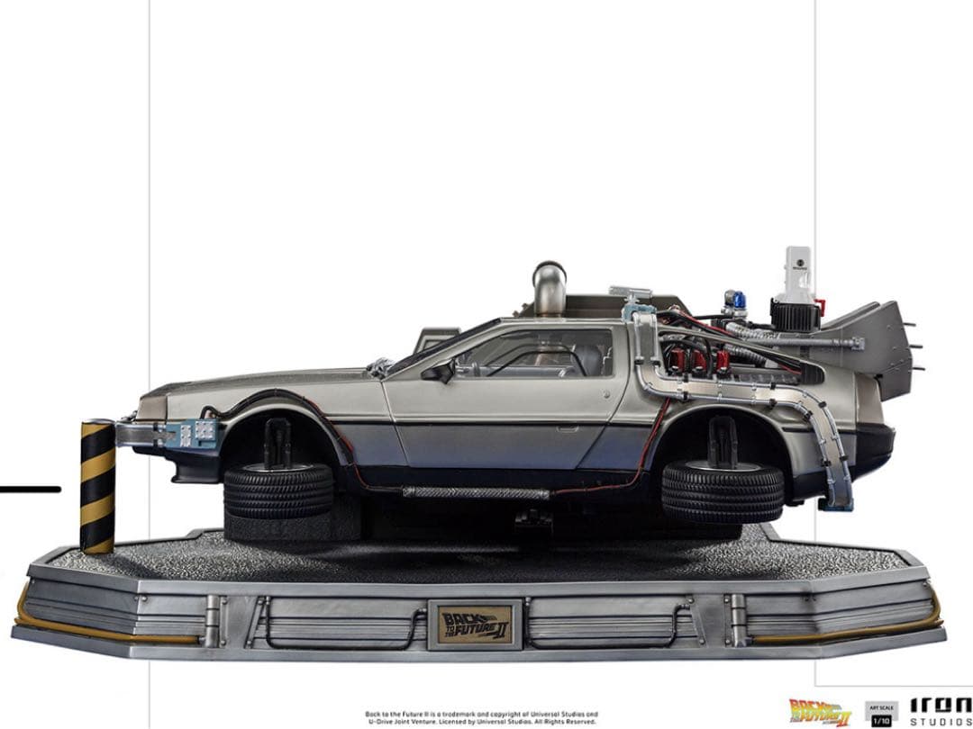 バックトゥザフューチャー２アートスケール１／１０スケール　デロリアンタイムマシン