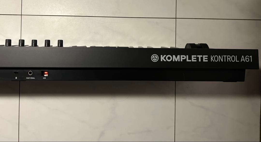 KOMPLETE KONTROL A61 ライセンス付き
