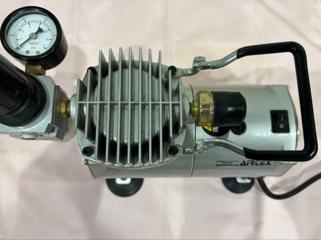 チ*こ様 エアテックス コンプレッサー APC-001R + アネスト岩田エアタ