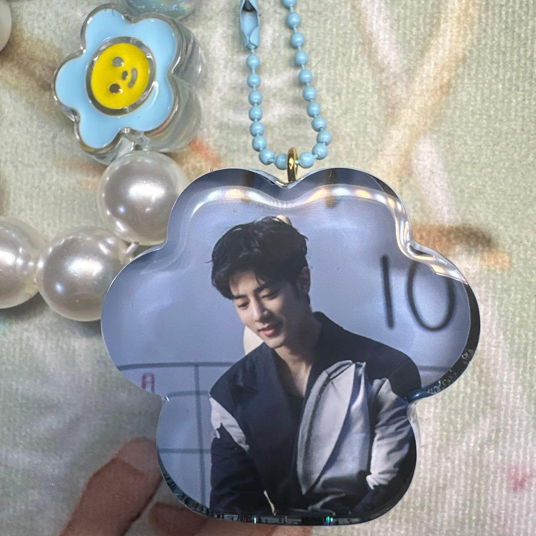 Lサイズ 肖戦 レジン 肉球 キーホルダー 0623 レジン 肉球キーホルダー