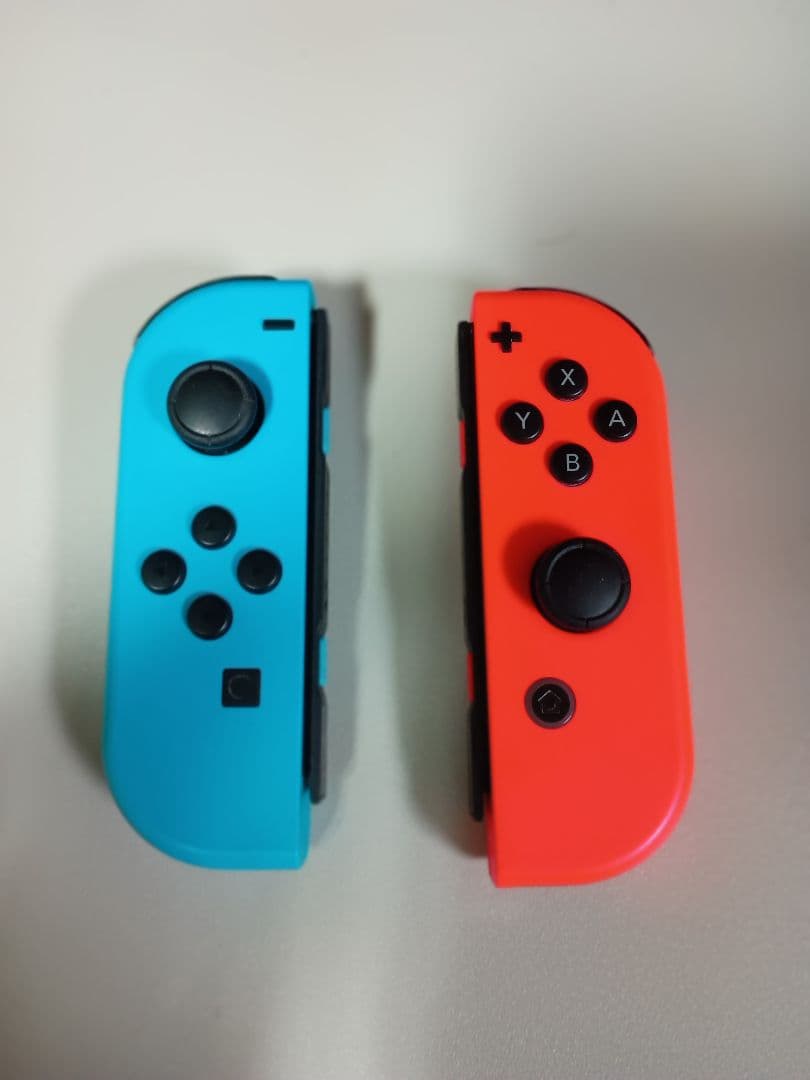 Nintendo Switch 本体2台 青と赤のJoy-Con付き