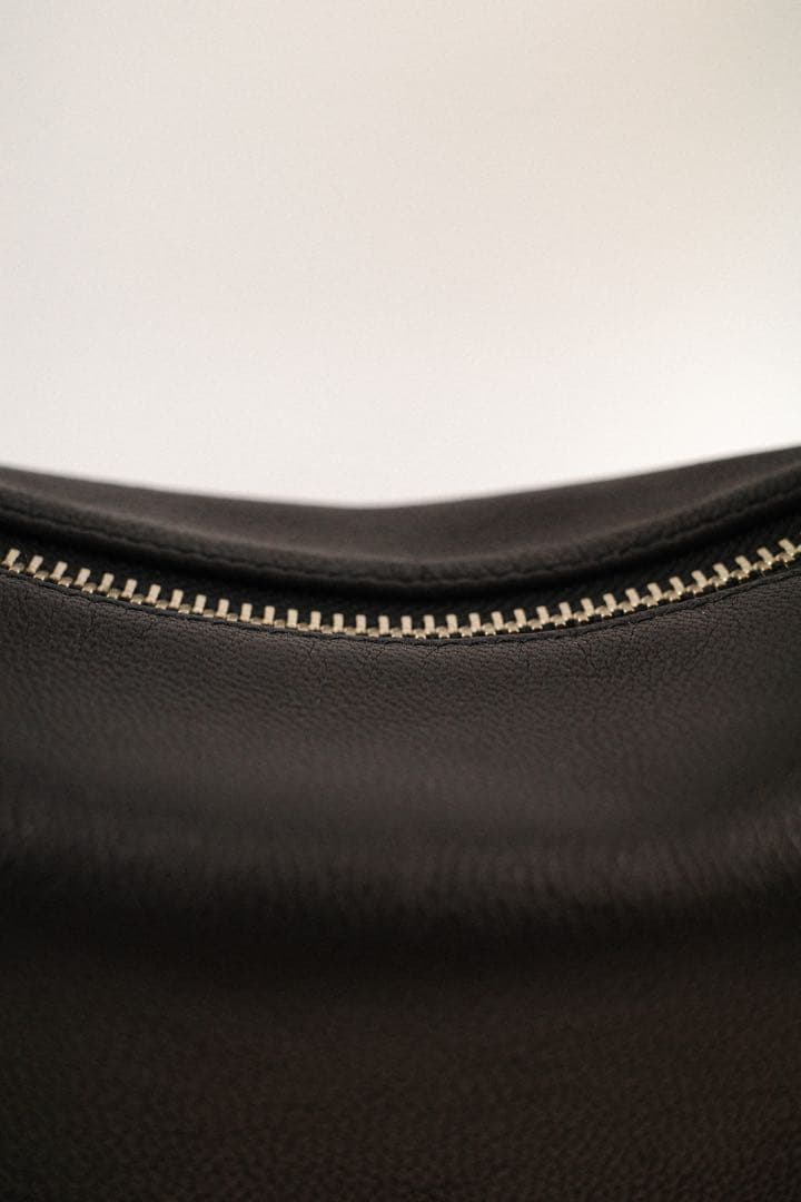 KEESE レザートートバッグ ハンドバッグ Mサイズ レディース ブラック 黒