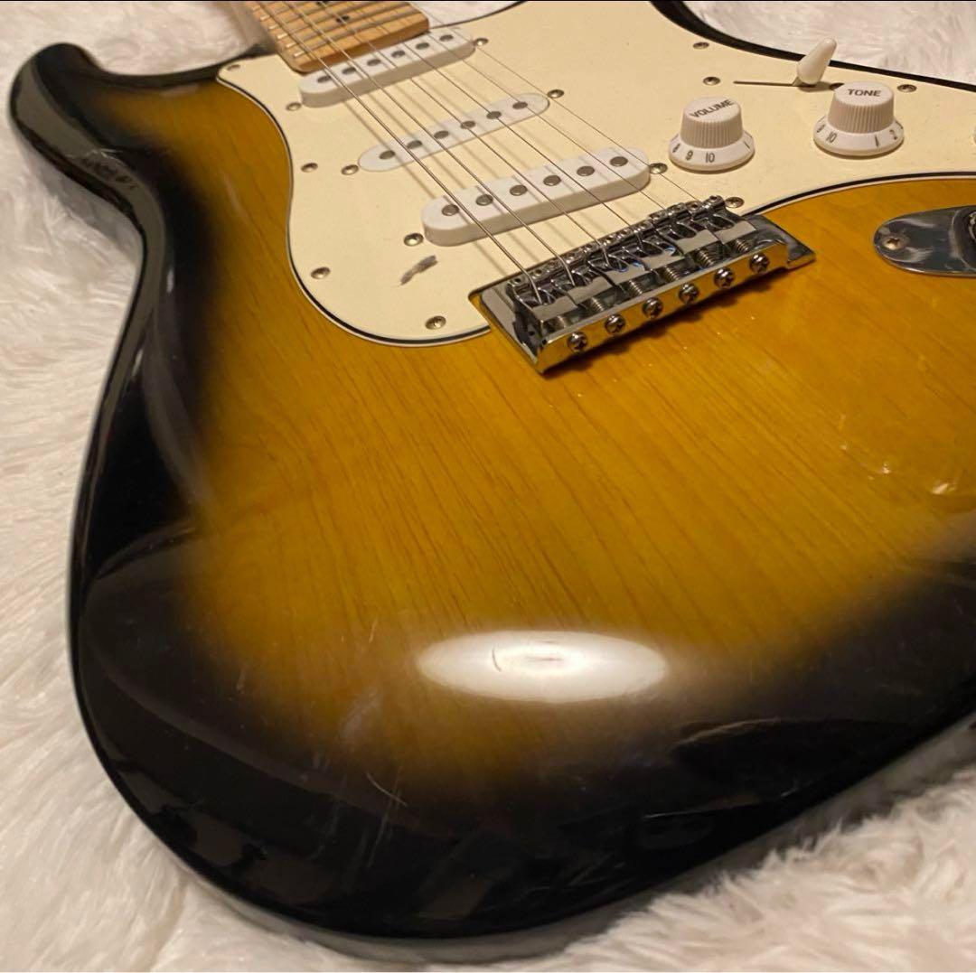 Fender ストラトキャスター 美品　カポ　ピック　ケース付き