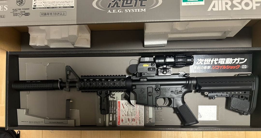 東京マルイ】 M4 次世代 ドットサイト&バッテリー一式