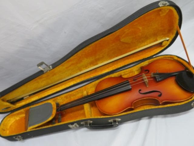 鈴木バイオリンストラディバリウスコピー No.130 4/4 Anno 1975