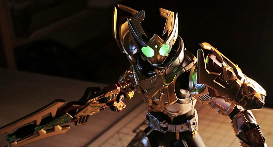 S.H.Figuarts 仮面ライダーギャレン　キングフォーム真骨彫Ver発光版